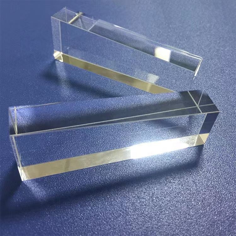 IPL Transparent Cylinder 99.9% Purity Quartz Optical Semiconductor Light Guide Block Prism